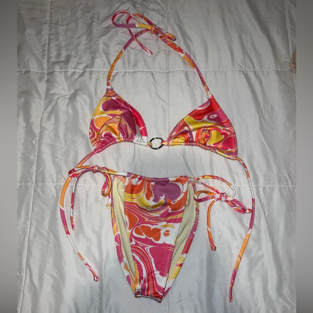 Sundia String Bikini
